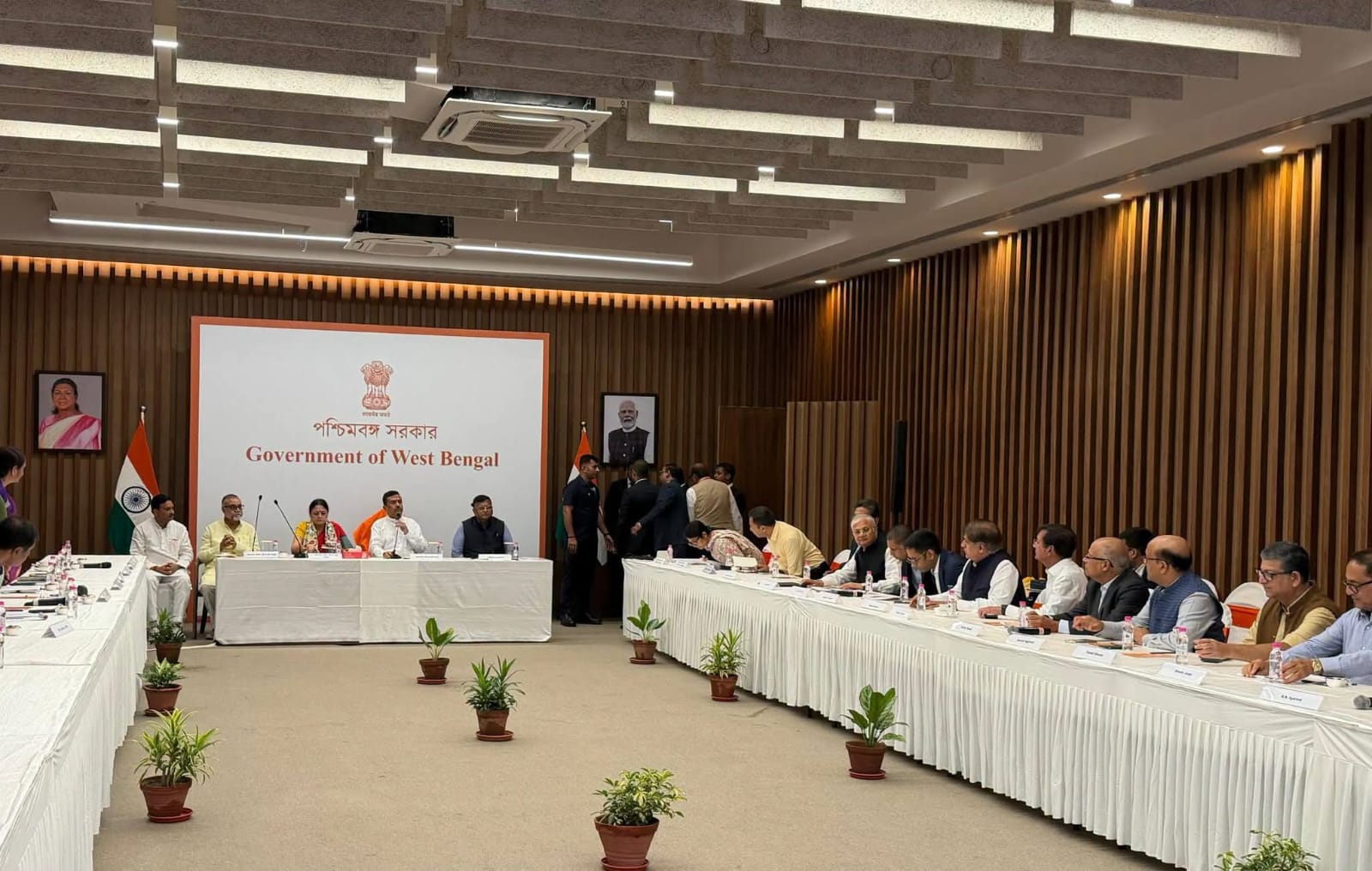 CREDAI Kolkata felicitates Hon'ble Chief Minister Shri Suvendu Adhikari